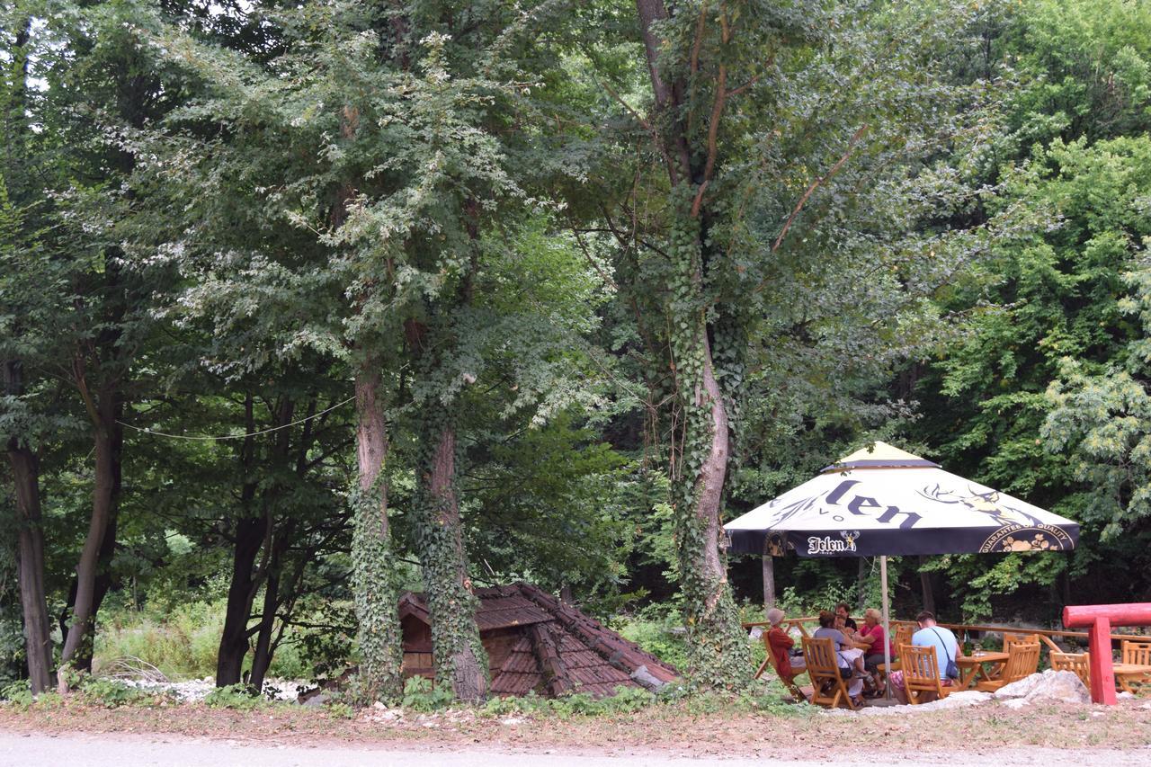 Motel Lepo Mesto Strmosten Exterior photo